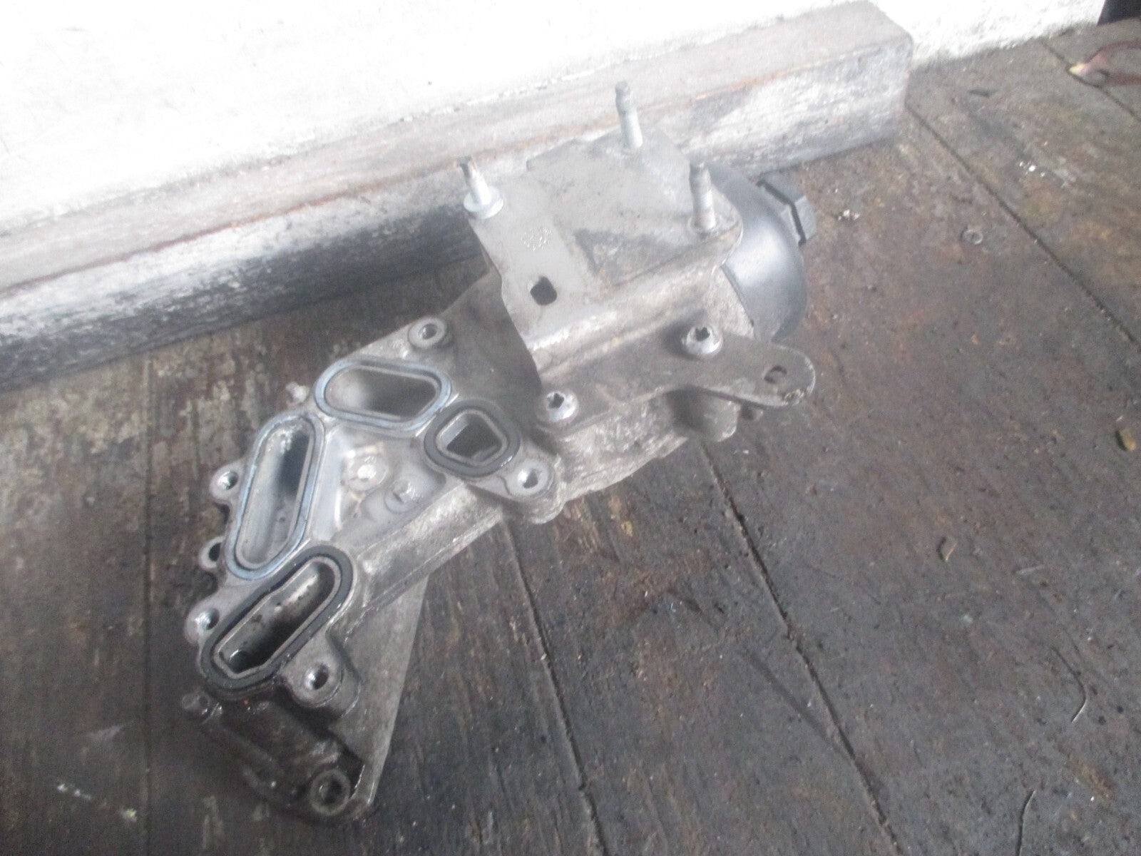 FORD FIESTA 1.6 DIESEL OIL FILTER HOUSING 320003