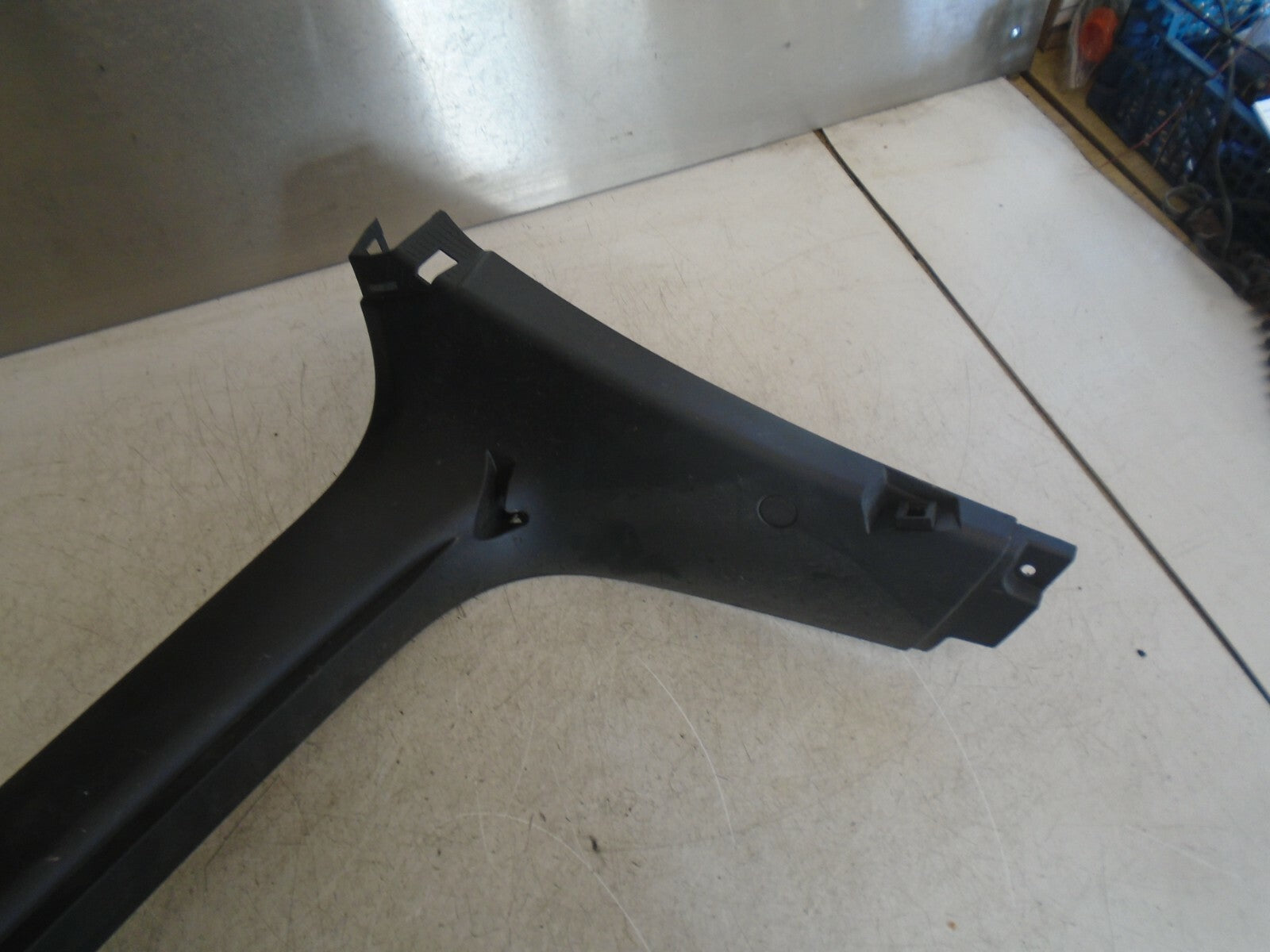BMW GT 2016 REAR BOOT TAILGATE HATCH PLASTIC TRIM SURROUND 51497320721 201585-10