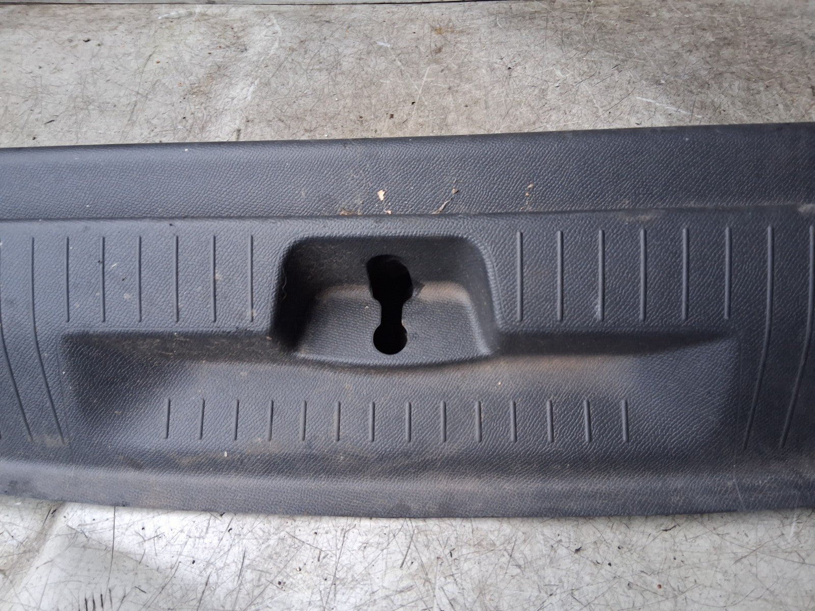 2023 VAUXHALL ASTRA L REAR TAILGATE BOOTLID SILL COVER PROTECTION 98422760ZD