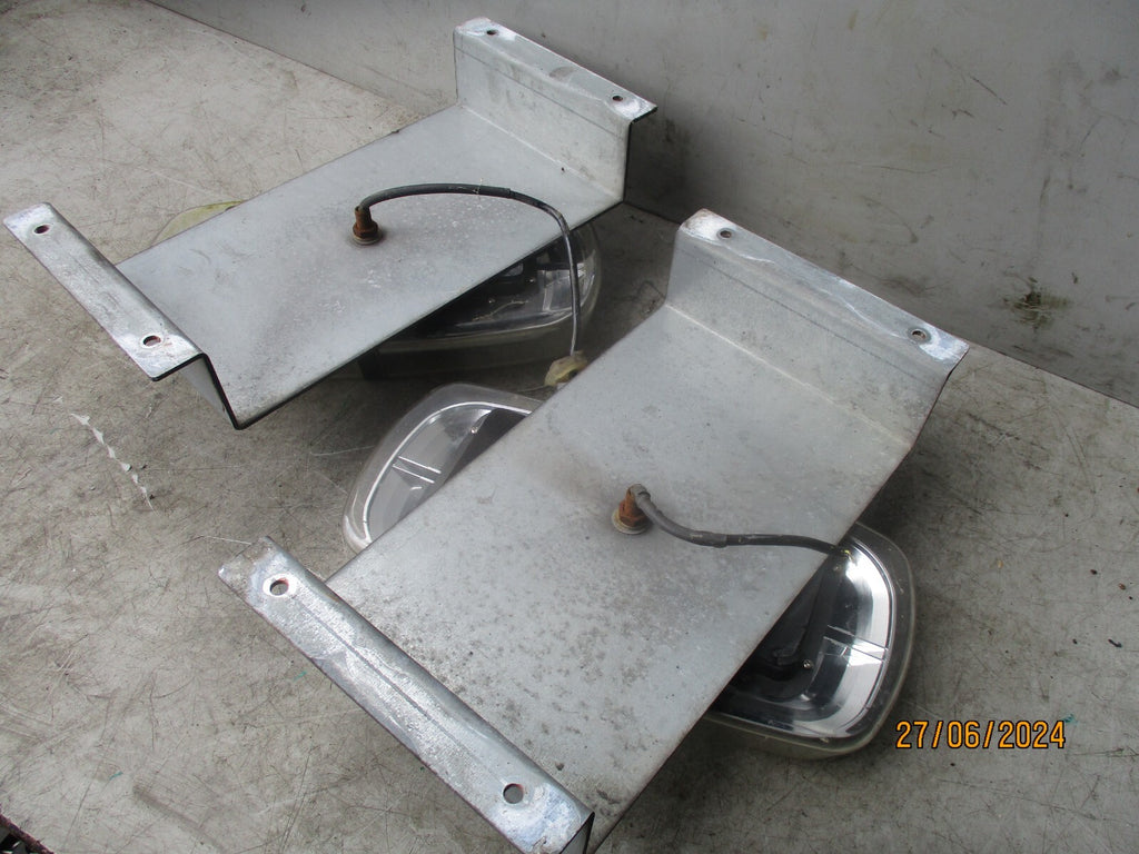 2021 MERCEDES BENZ SPRINTER W907 EXTERIOR ROOF BACON LIGHTS LED PAIR