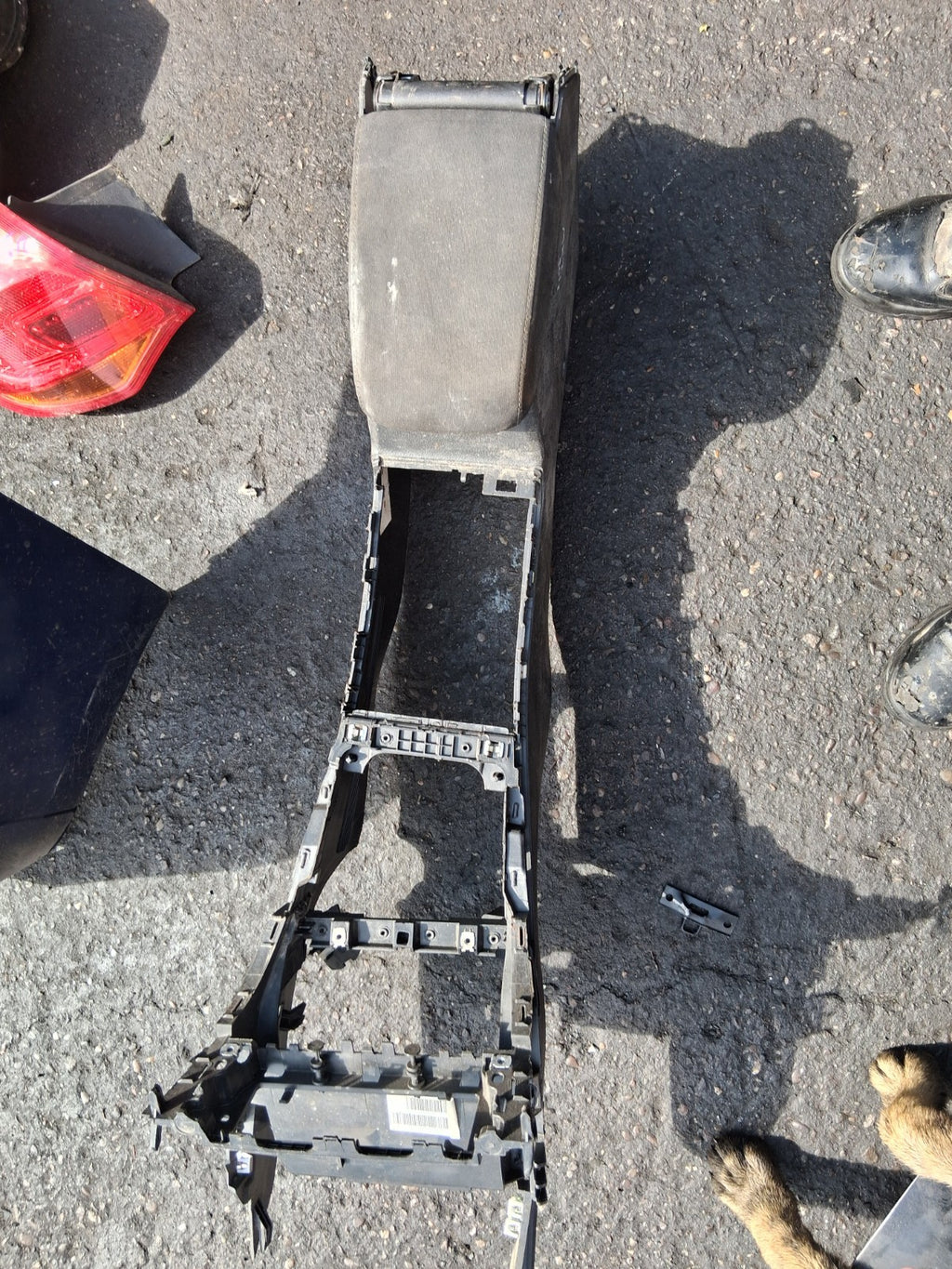 2013 VW VOLKSWAGEN GOLF MK7 CENTRE CONSOLE ARM REST TRIM PANEL