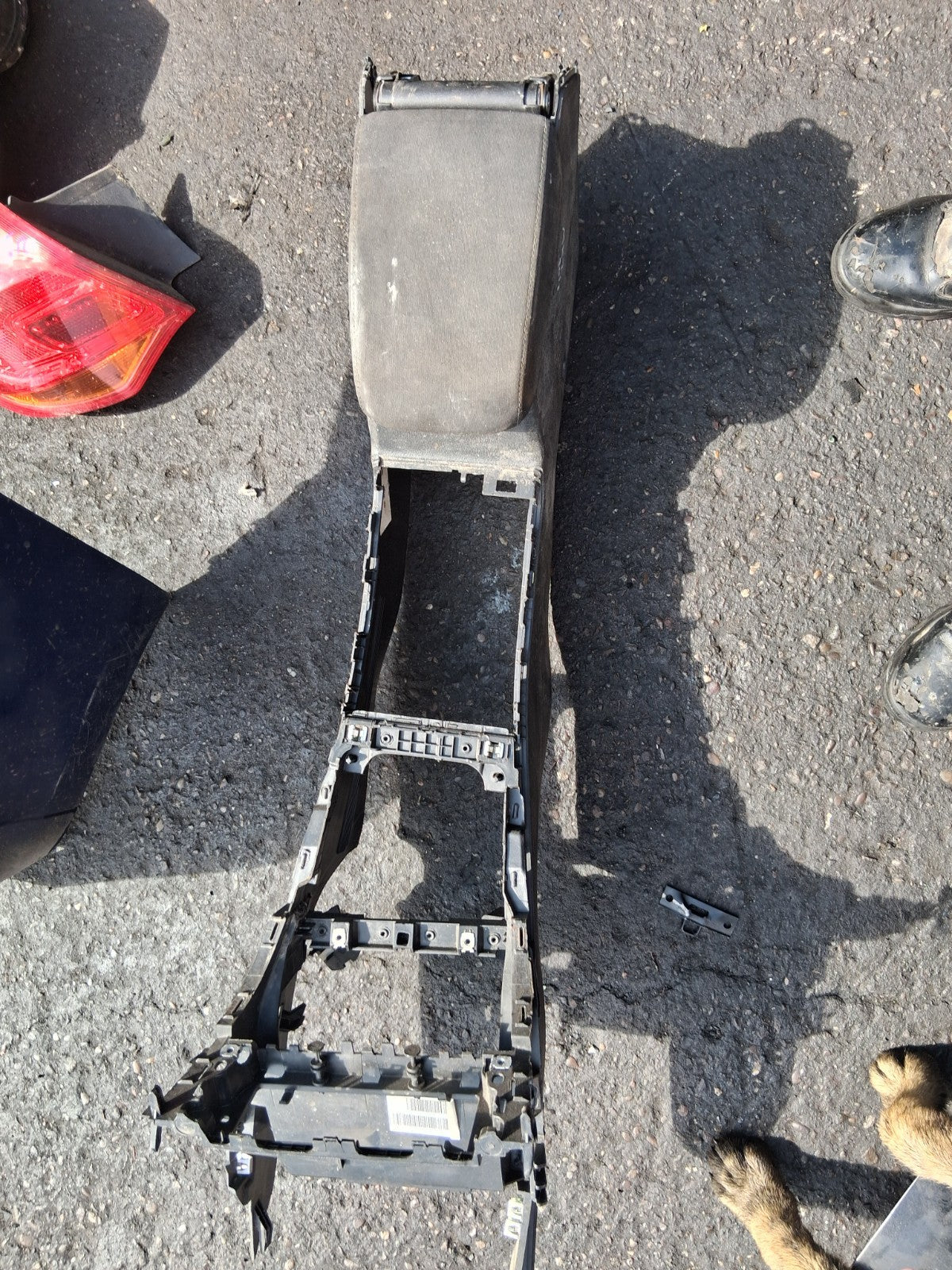 2013 VW VOLKSWAGEN GOLF MK7 CENTRE CONSOLE ARM REST TRIM PANEL