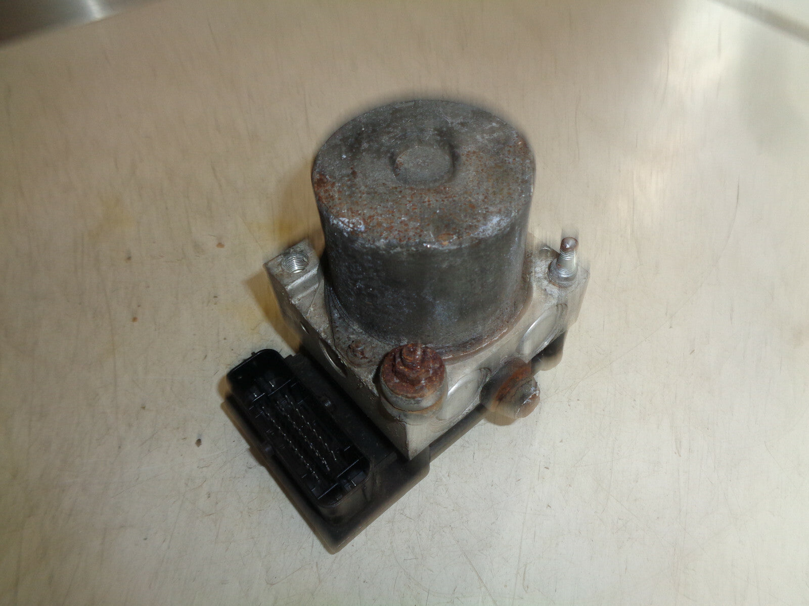 KIA CEED 2010 1.6 CRDI ABS PUMP & CONTROL MODULE 589201H400