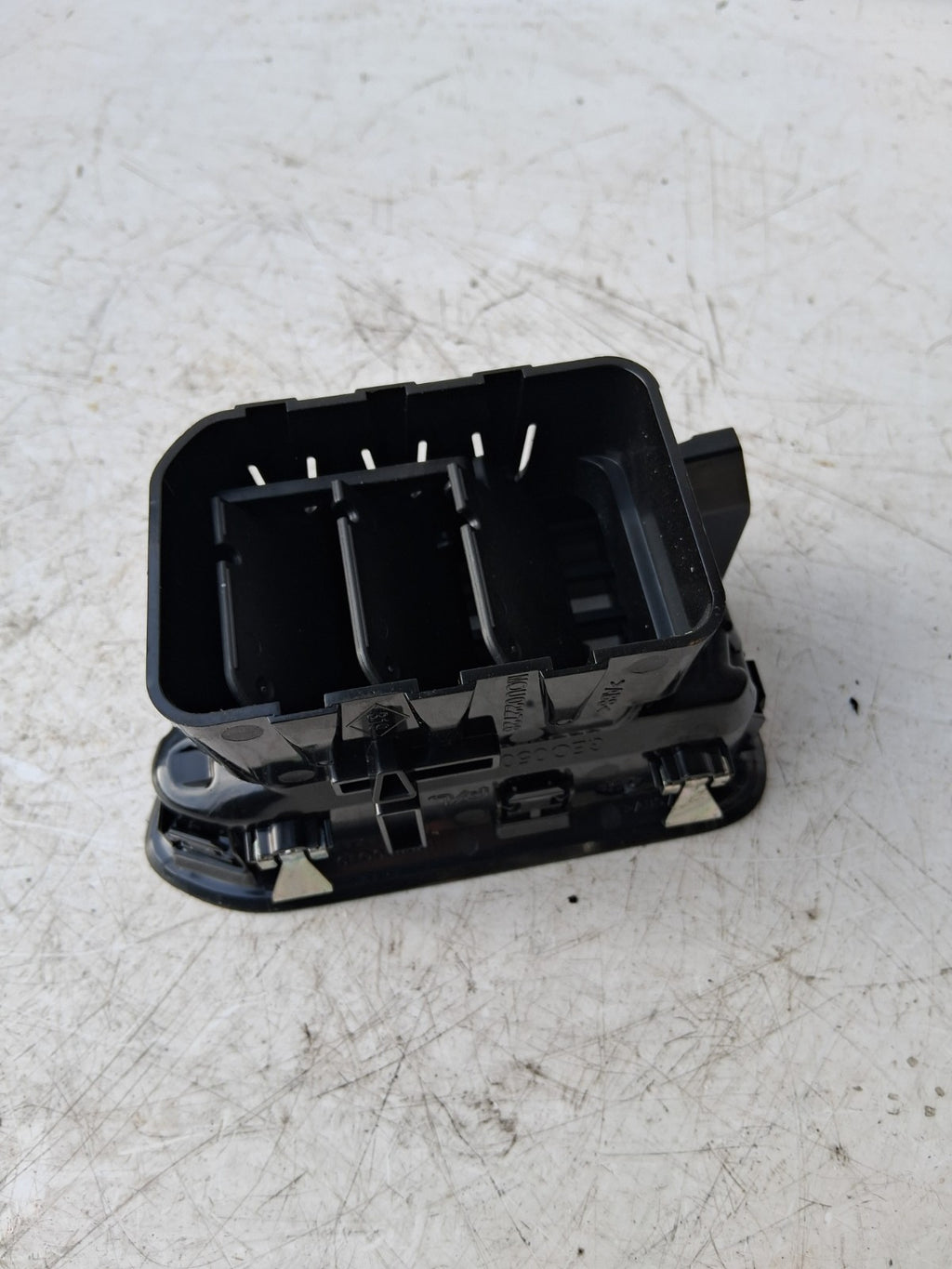 2023 RENAULT MASTER MK3 FRONT DASHBOARD AIR VENT 687505442R