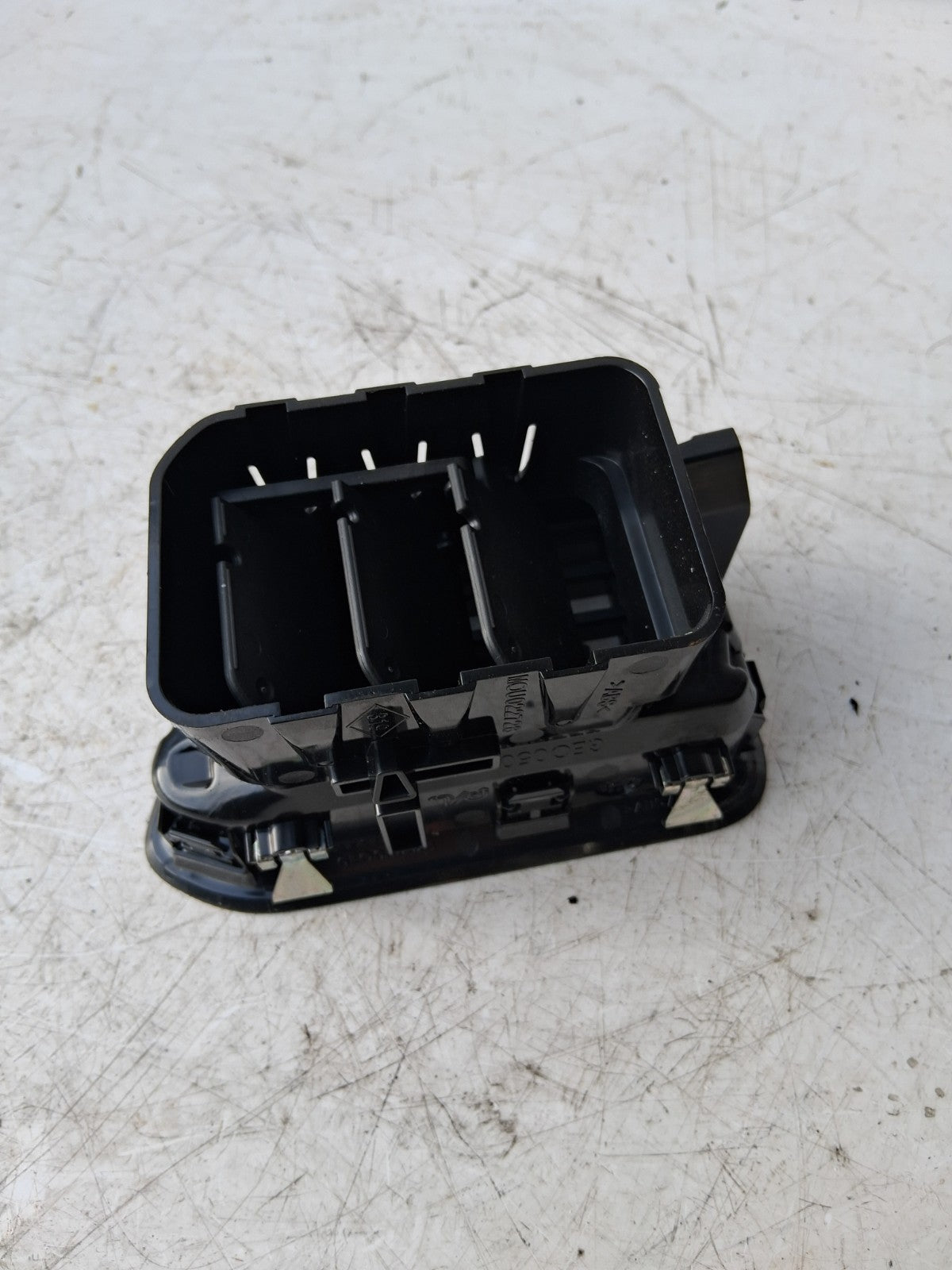 2023 RENAULT MASTER MK3 FRONT DASHBOARD AIR VENT 687505442R