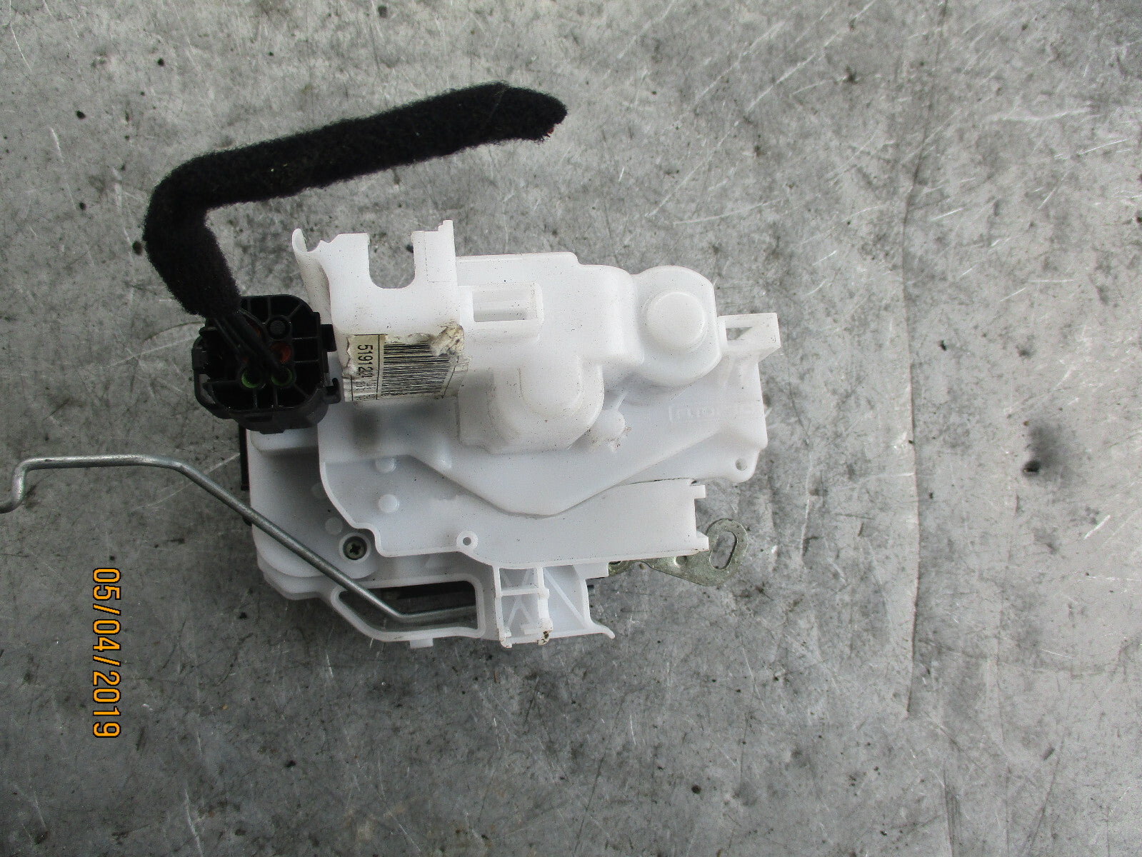 FORD KA 2015 NSF PASSENGER SIDE FRONT DOOR LOCK MECHANISM 51912424