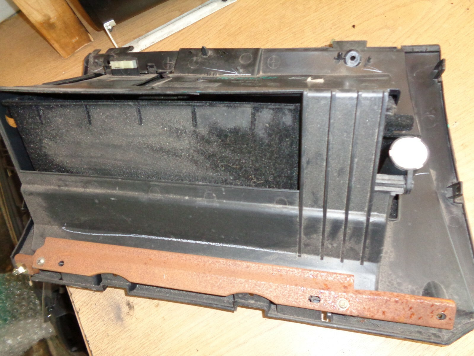 NISSAN PRIMERA 2004 GLOVE BOX STORAGE COMPARTMENT 68520AV700