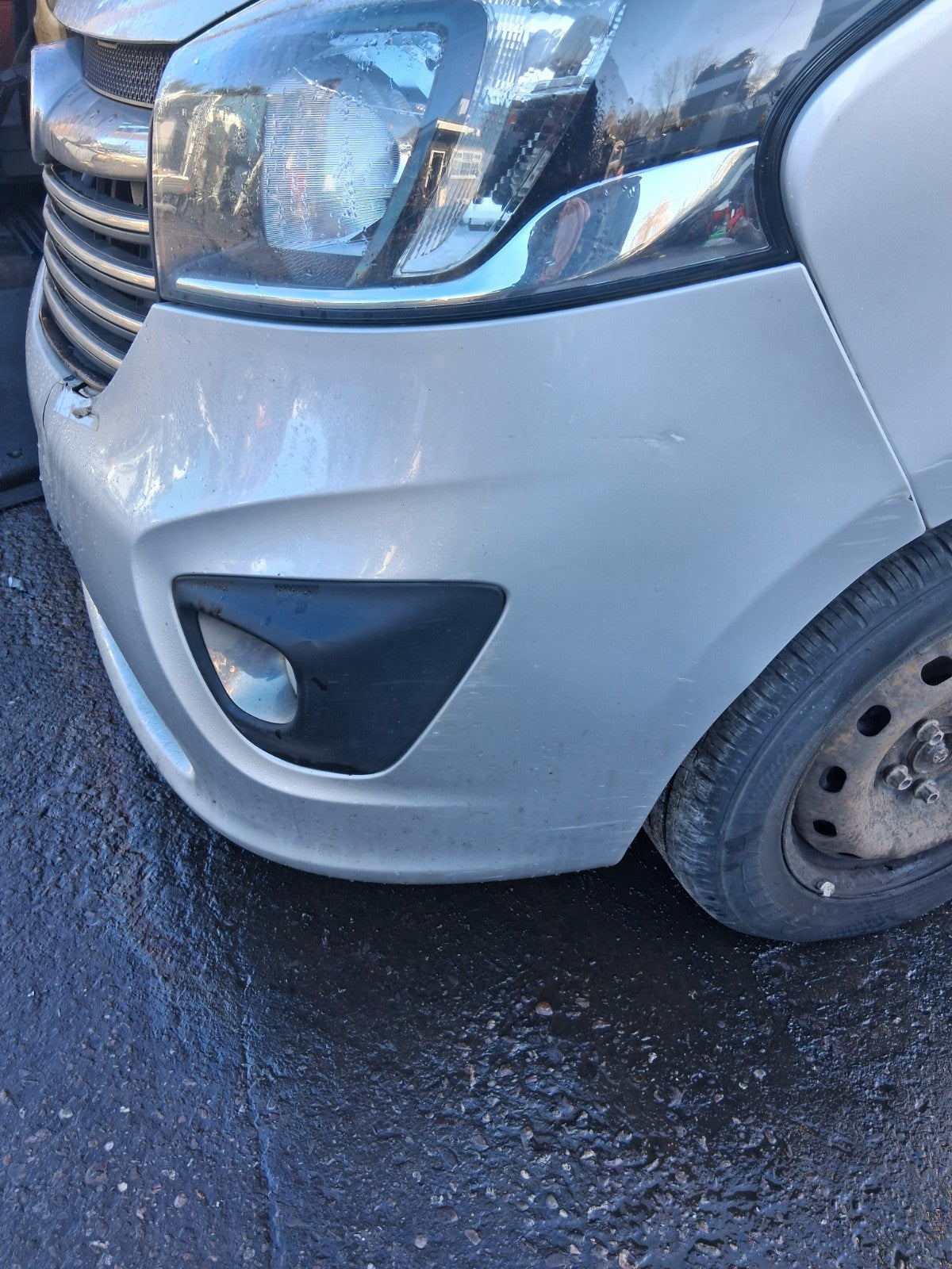 2017 VAUXHALL VIVARO MK2 COMPLETE FRONT BUMPER PLATINUM SILVER L193