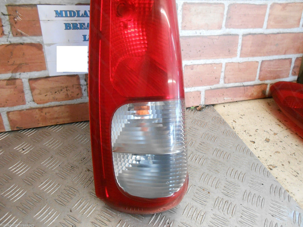 DAEWOO TACUMA 2004 NSR PASSENGER SIDE REAR BRAKE TAIL LIGHT CLUSTER