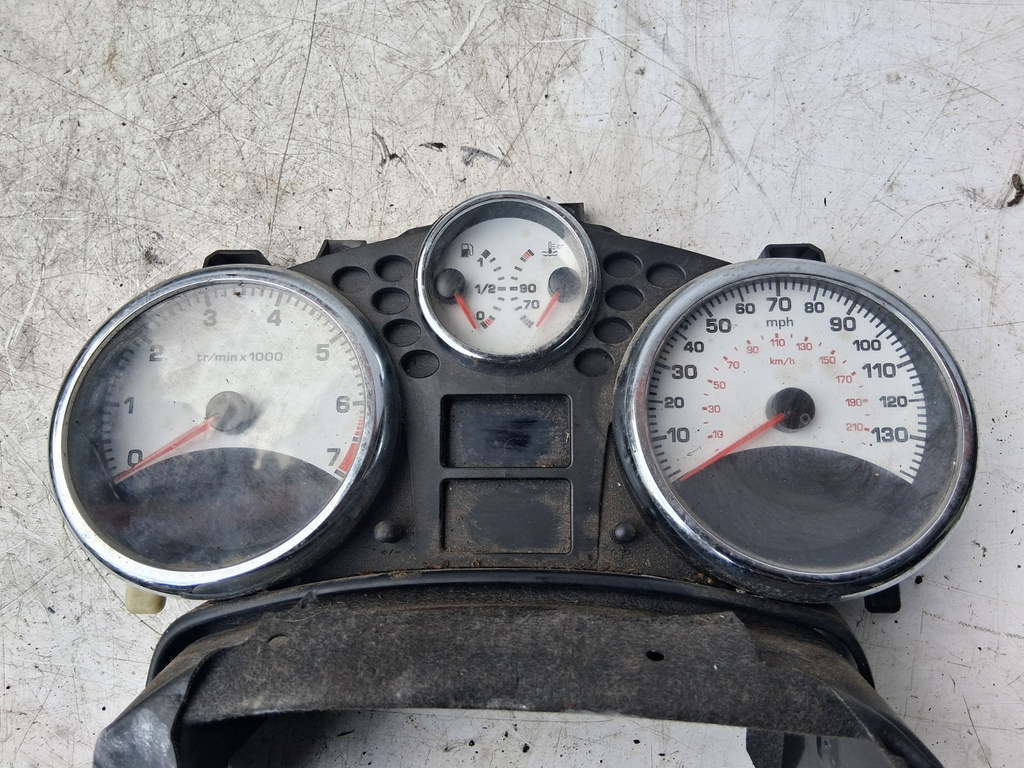2010 PEUGEOT 207 SPEEDOMETER SPEEDO INSTRUMENT CLUSTER A2C53065547