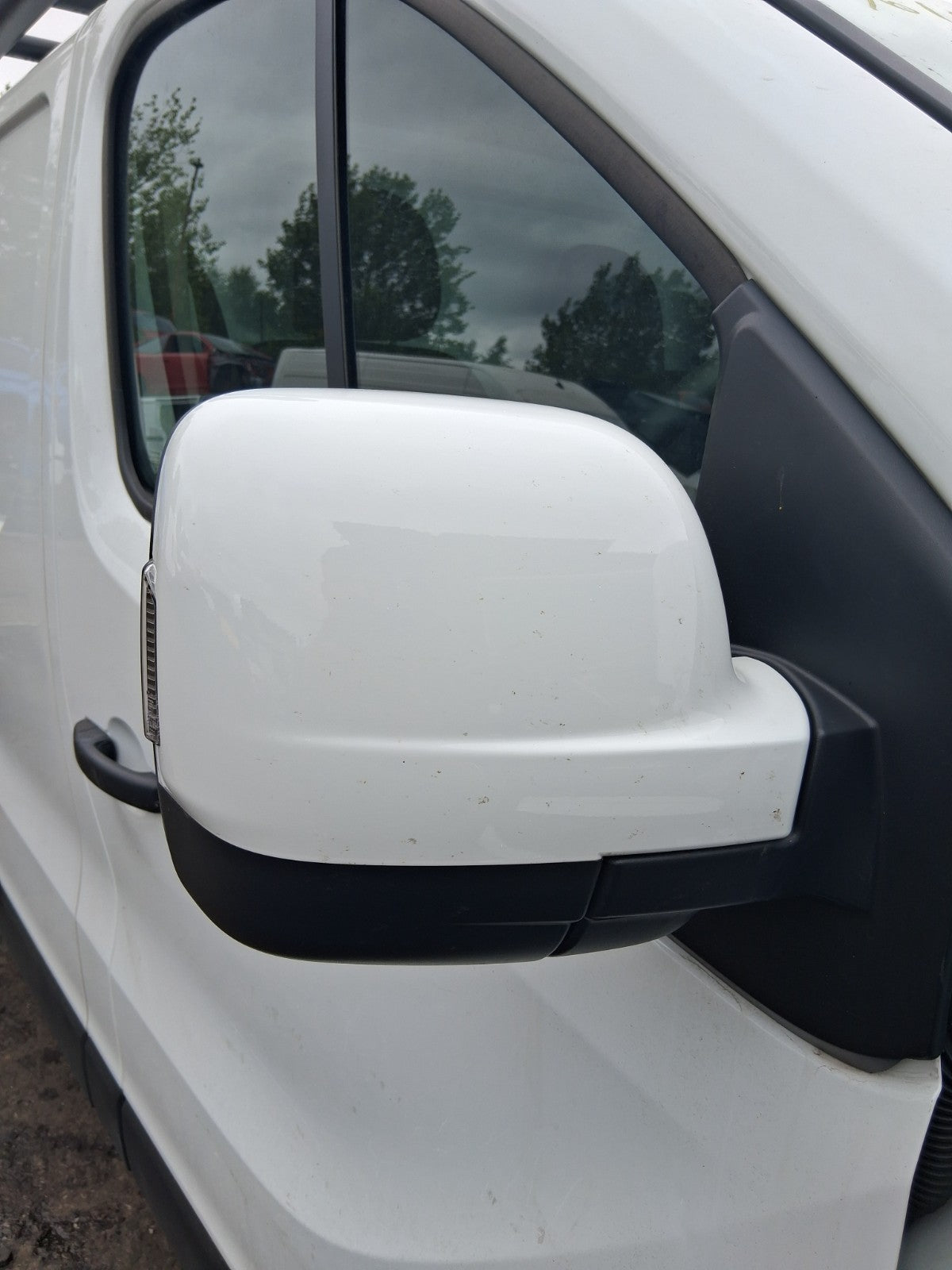 2024 RENAULT TRAFIC X82 FACELIFT OS DRIVER SIDE MANUALFOLD LED WING MIRROR WHITE
