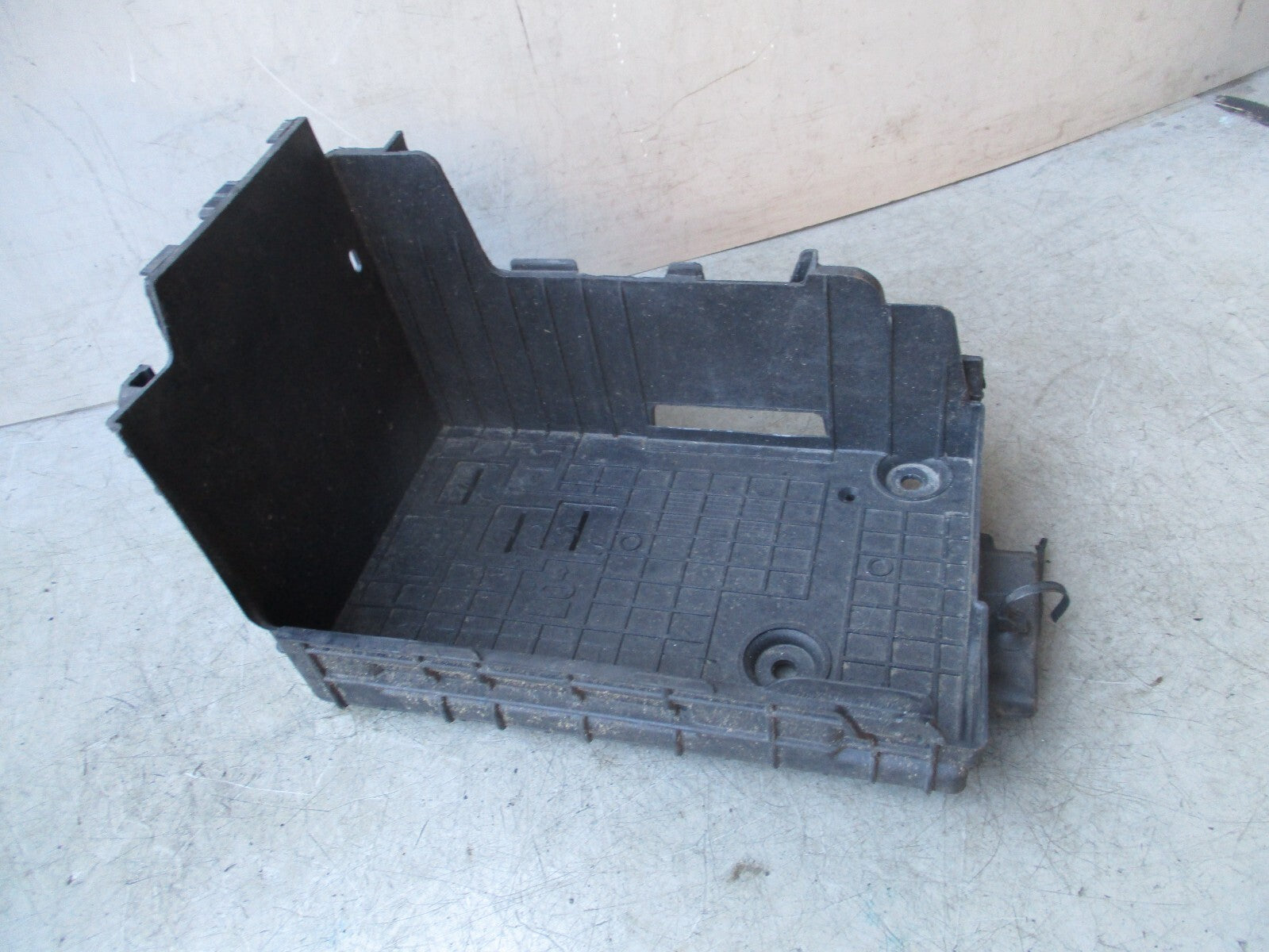 2012 CITROEN DS3 1.6 DIESEL BATTERY TRAY BOX 9801801880