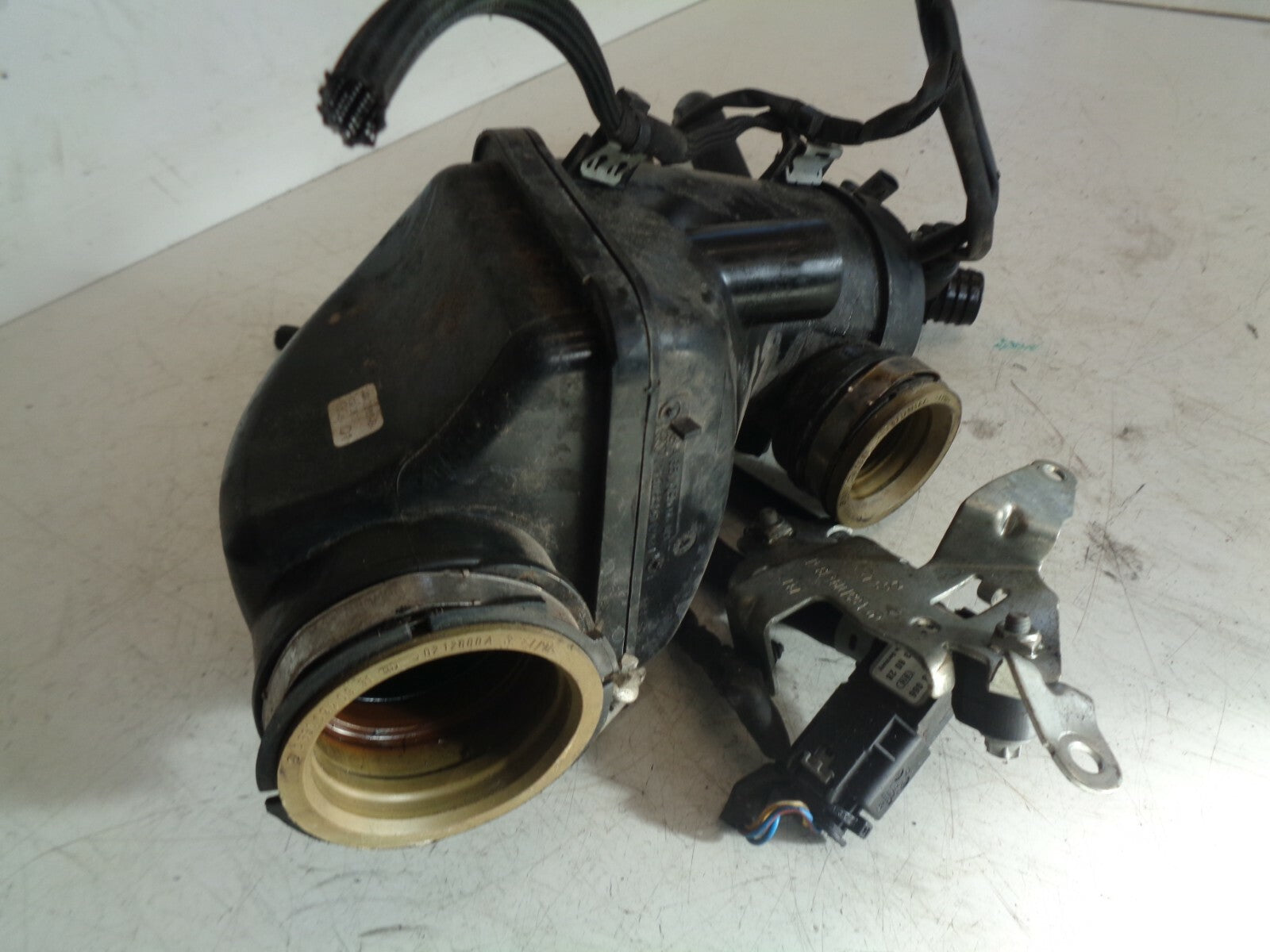 MERCEDES BENZ 2018 2.1 DIESEL  AIR INTAKE PIPE TURBO INTERCOOLER A6510900609