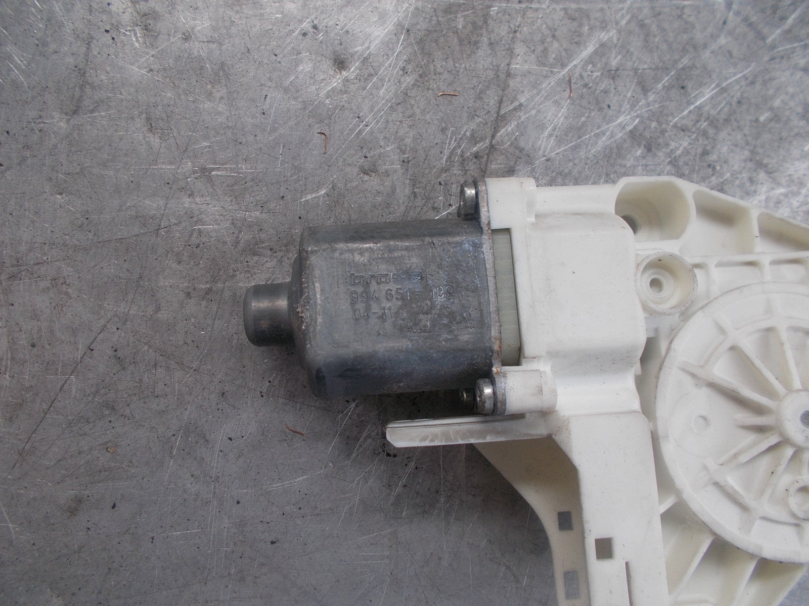 PEUGEOT 407 SW NS/ PASSENGER REAR SIDE WINDOW MOTOR 994651102