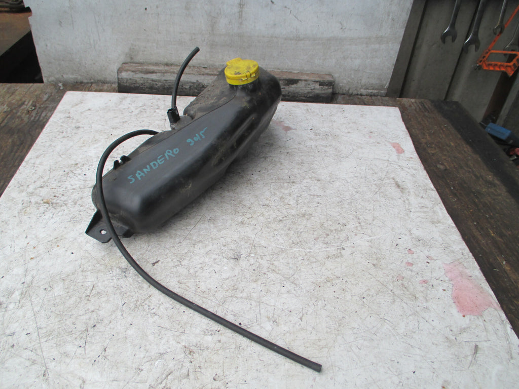 DACIA SANDERO 2015 MK2 WINDSCREEN WASHER WATER BOTTLE TANK