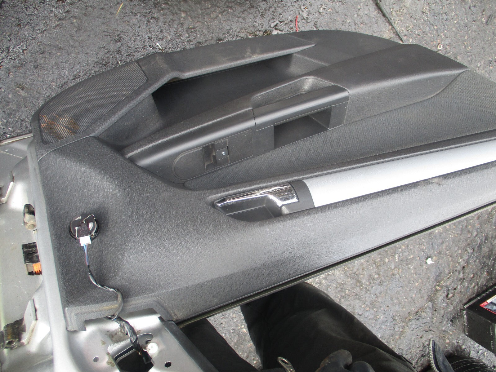 2005 VAUXHALL ASTRA H 3 DOOR NSF PASSENGER SIDE FRONT COMPLETE DOOR SILVER Z157