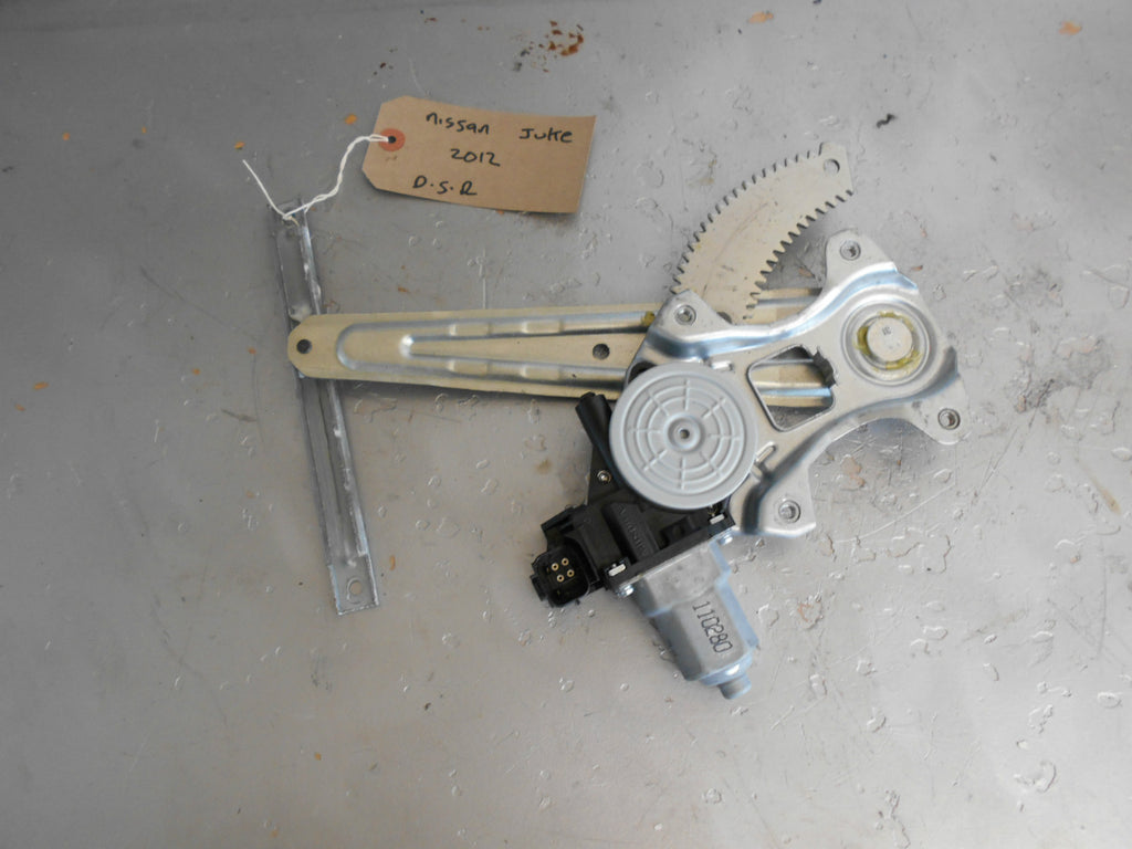 NISSAN JUKE 2012 5 DOOR OSR DRIVER SIDE REAR WINDOW REGULATOR 82731CV01B