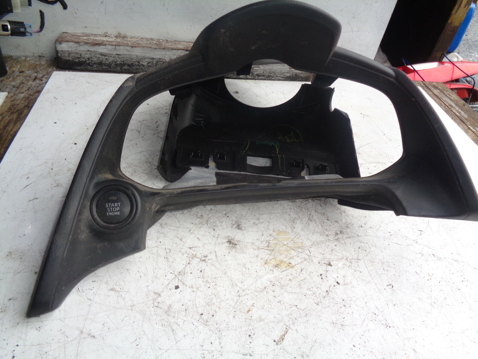MAZDA 2 MK3 DJ 2016 SPEEDO TRIM HOUSING SURROUND PANEL COVER DA6T 60221