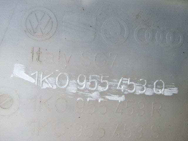 AUDI A3 2006 TYPE 8P WINDSCREEN WASHER BOTTLE TANK WITH PUMP 1K0955453Q