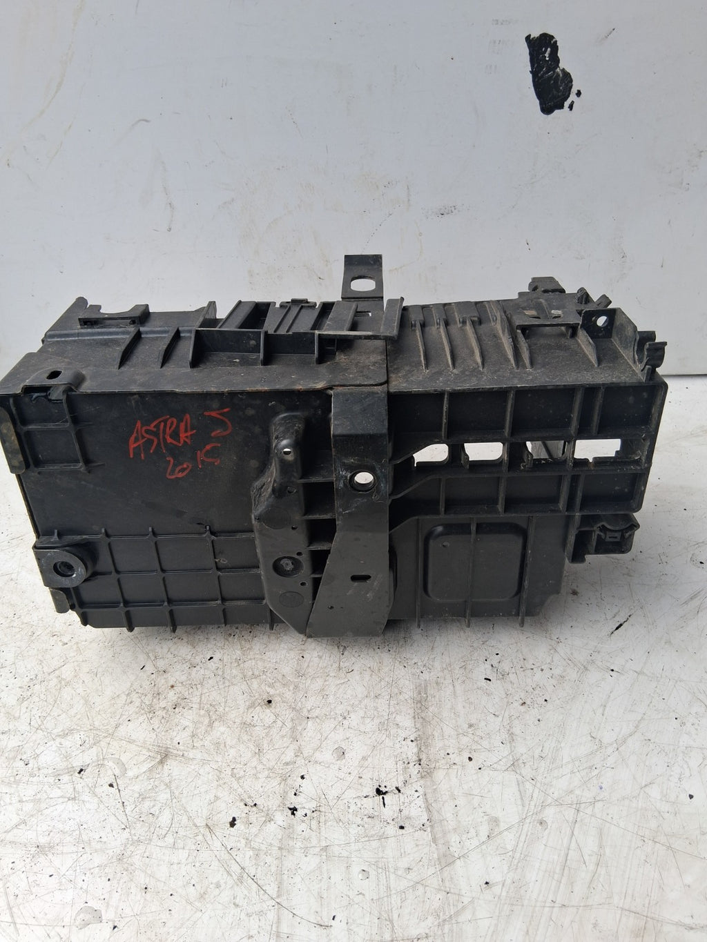 VAUXHALL ASTRA J 2015 ENGINE BAY BATTERY TRAY COMPARTMENT 13354420