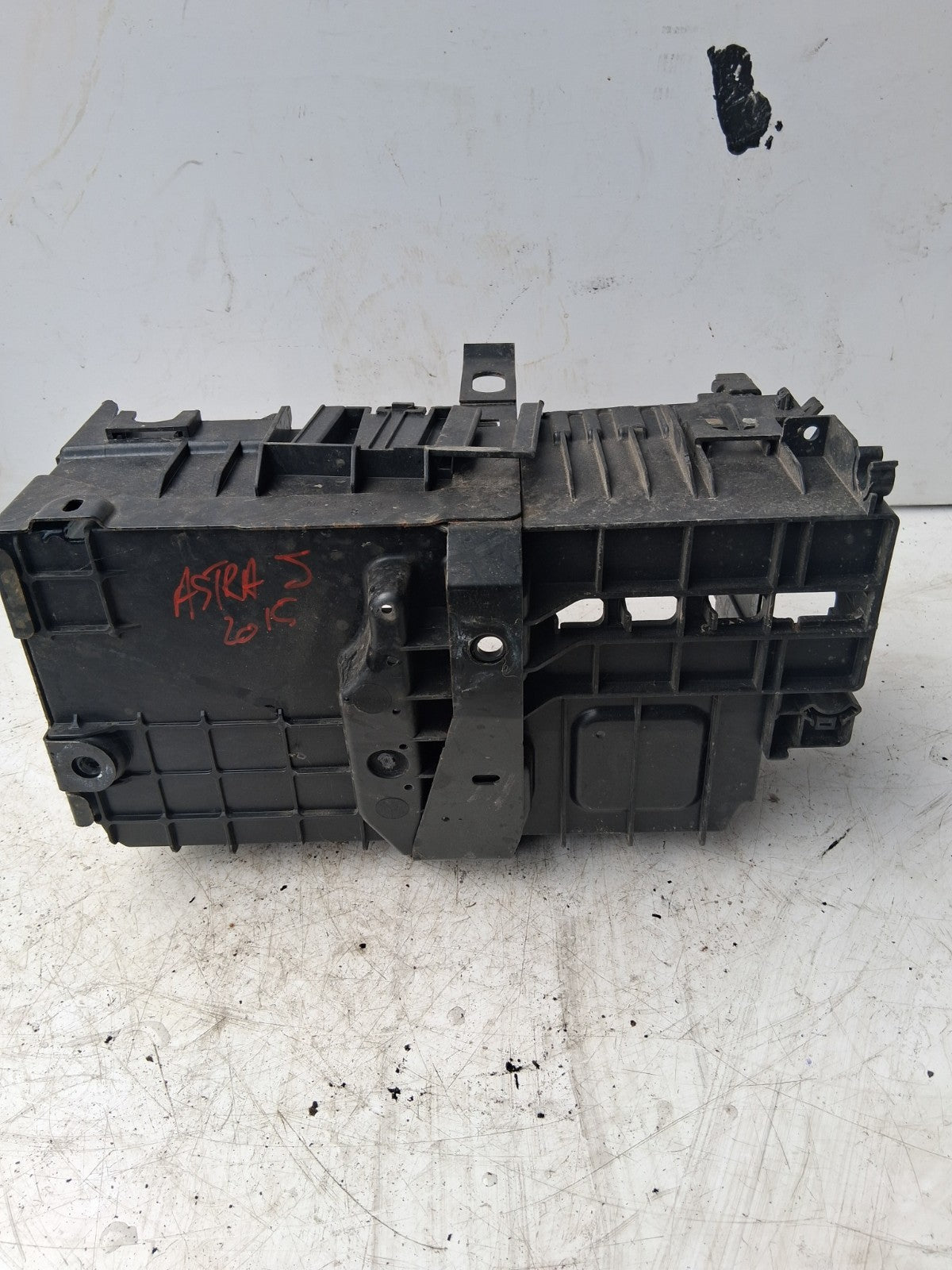 VAUXHALL ASTRA J 2015 ENGINE BAY BATTERY TRAY COMPARTMENT 13354420