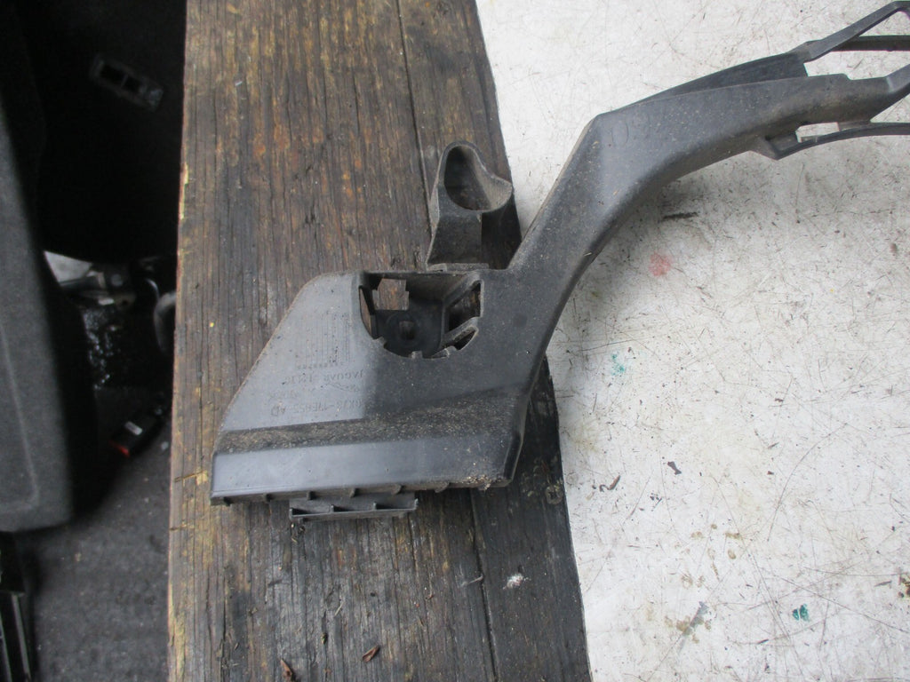 JAGUAR XE 2017 REAR BUMPER CENTRE BRACKET GX7317E855AD