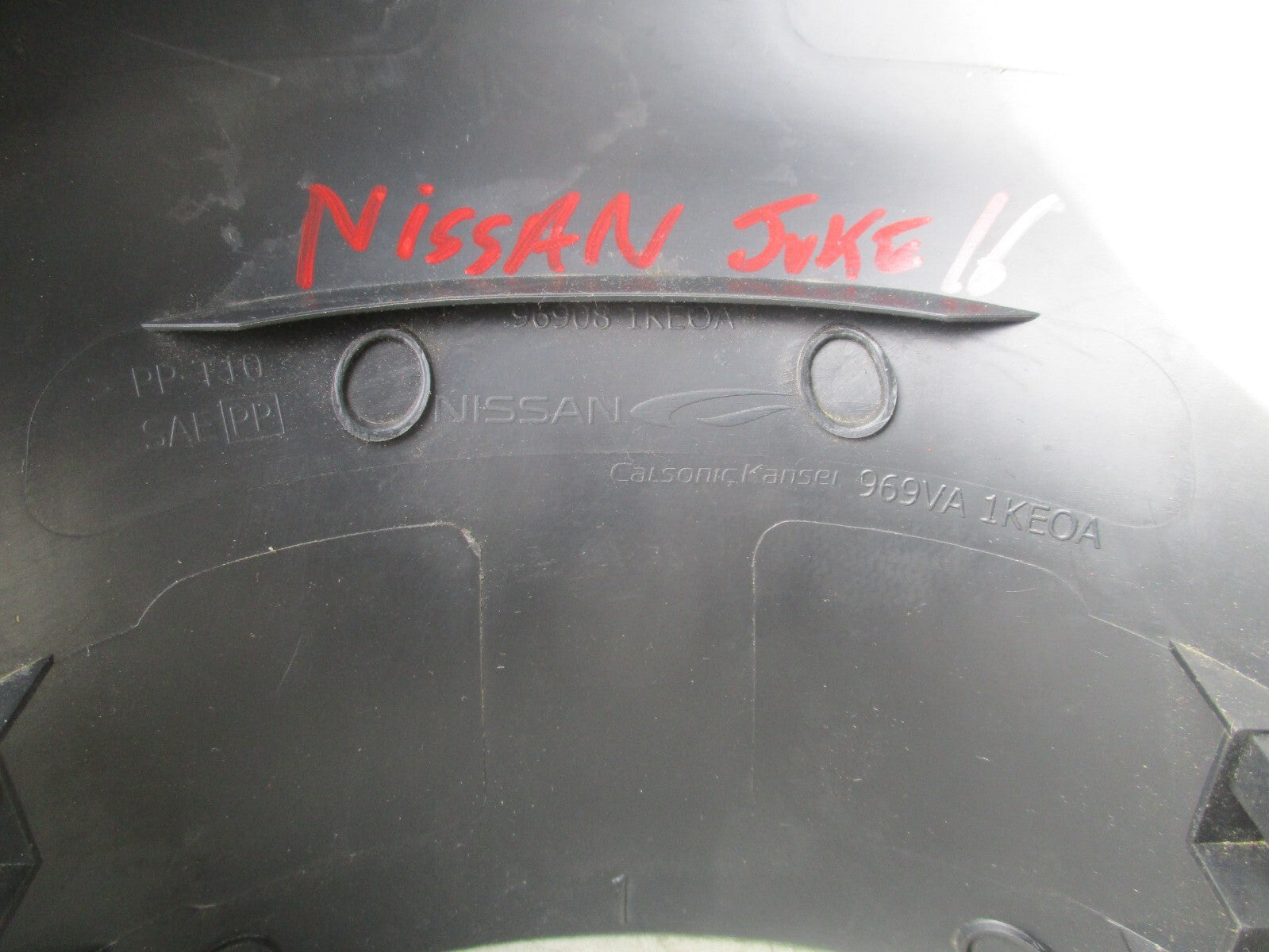 NISSAN JUKE F16 FRONT STEERING CENTER CONSOLE TRIM SURROUND COVER 969VA1KEOA