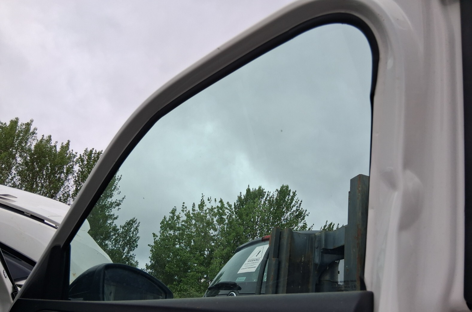 2024 VAUXHALL MOKKA B MK2 OSF DRIVER SIDE FRONT RIGHT WINDOW GLASS