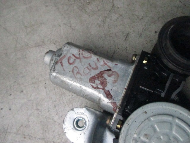 2003 TOYOTA RAV4 NSF PASSENGER SIDE WINDOW MOTOR & REGULATOR 8572032150