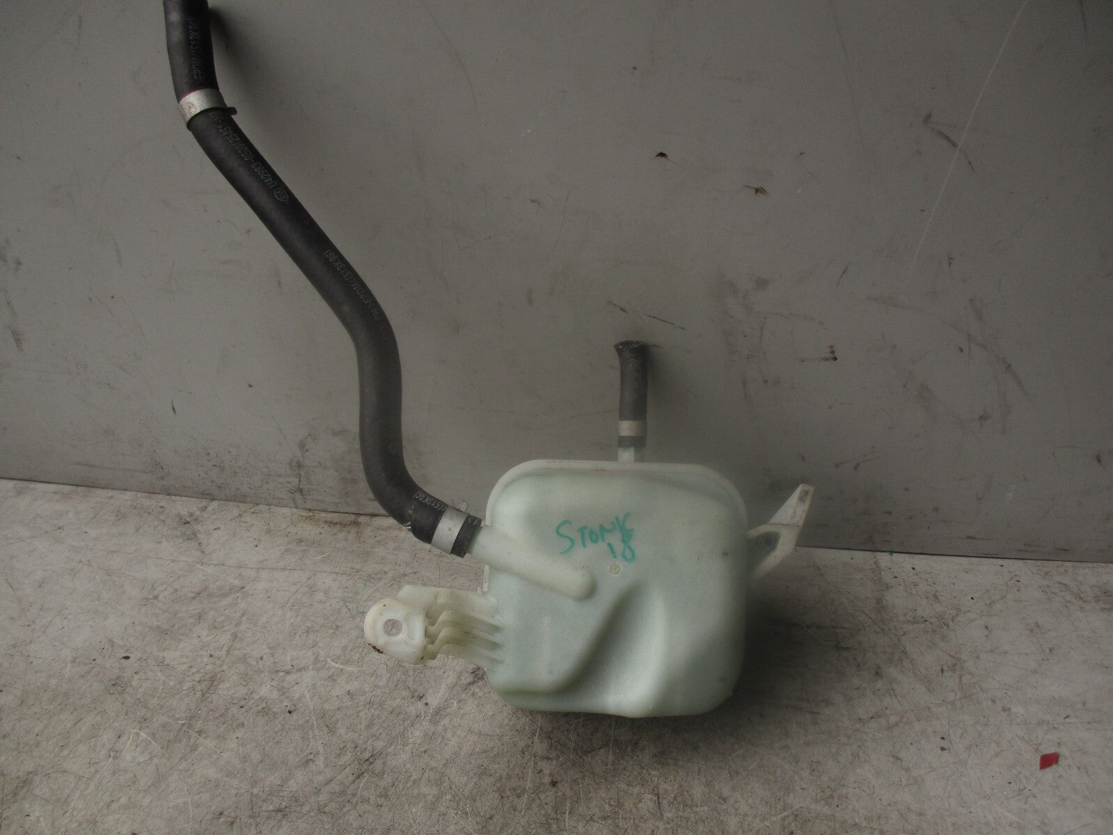 2018 KIA STONIC RADIATOR WATER COOLANT EXPANSION BOTTLE TANK 25430H8400