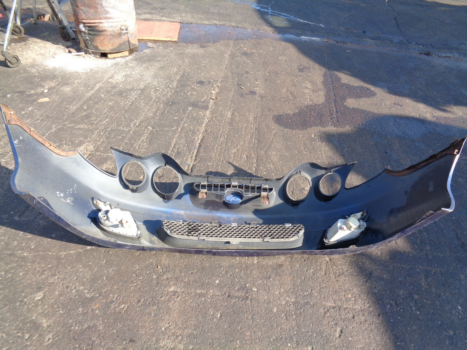 HYUNDAI COUPE BLUE FRONT BUMPER WITH FOG LIGHTS AND INDICATORS 1999 -2000 MK1