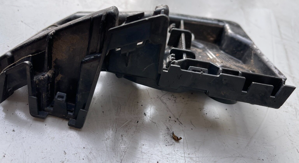 VW VOLKSWAGEN TIGUAN REAR DRIVERS SIDE BUMPER BRACKET 5NA807394A