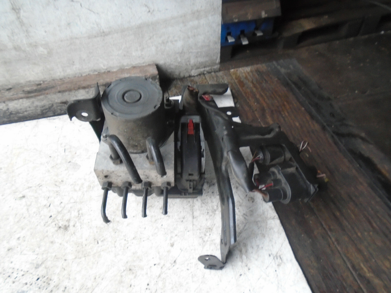 AUDI A4 2007 B7 2.0 TDI DIESEL ABS PUMP & MODULATOR 8E0614517BF