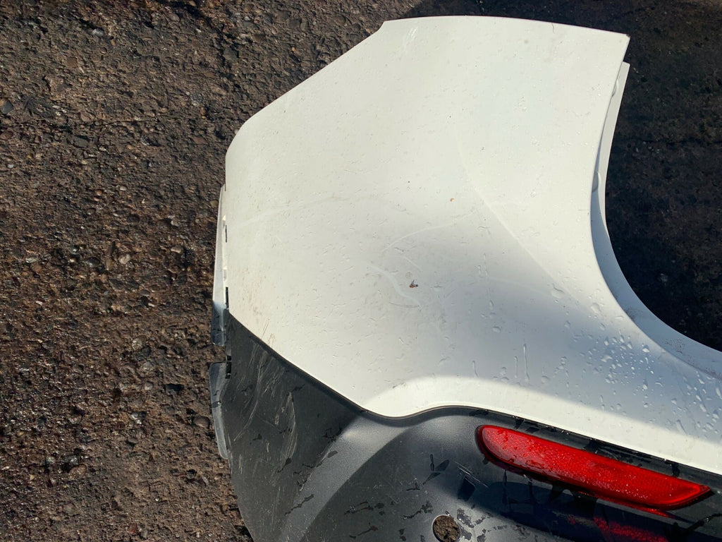 NISSAN QASHQAI J11 FACELIFT 2019 TEKNA REAR BUMPER WHITE DAMAGED SPARES