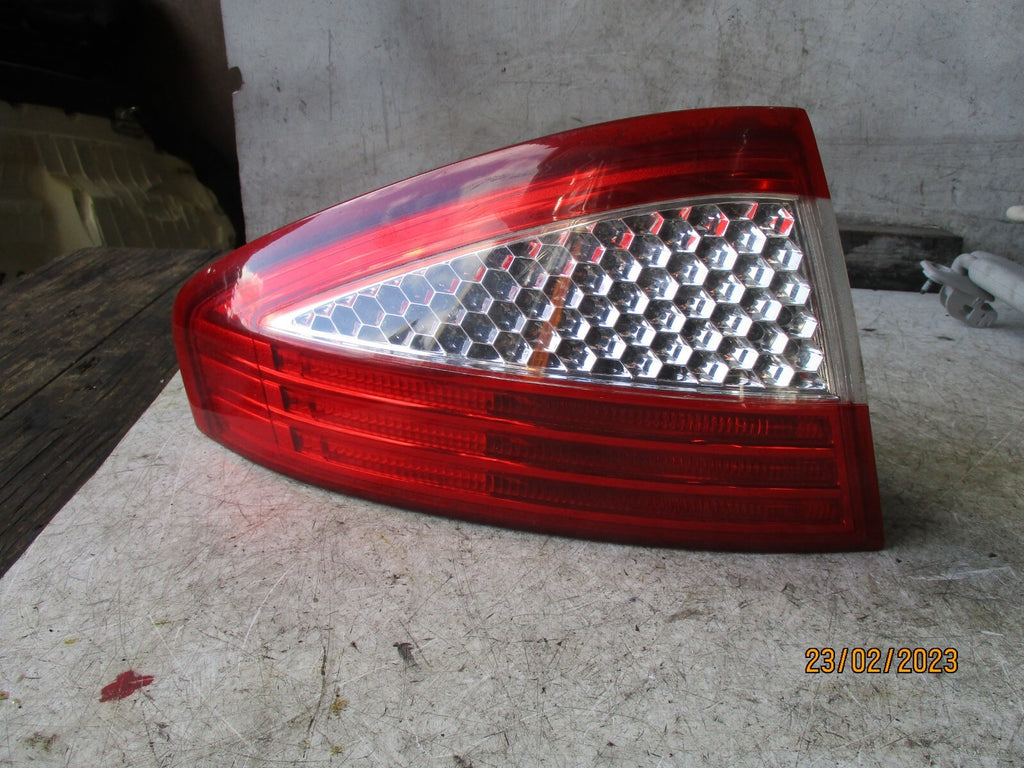 FORD MONDEO MK4 2008 NSF PASSENGER SIDE REAR  LIGHT 7S71 13A603