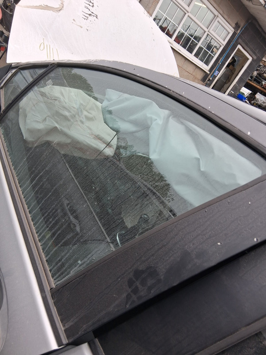 TOYOTA YARIS MK3 2019 NSF PASSENGER SIDE FRONT WINDOW GLASS