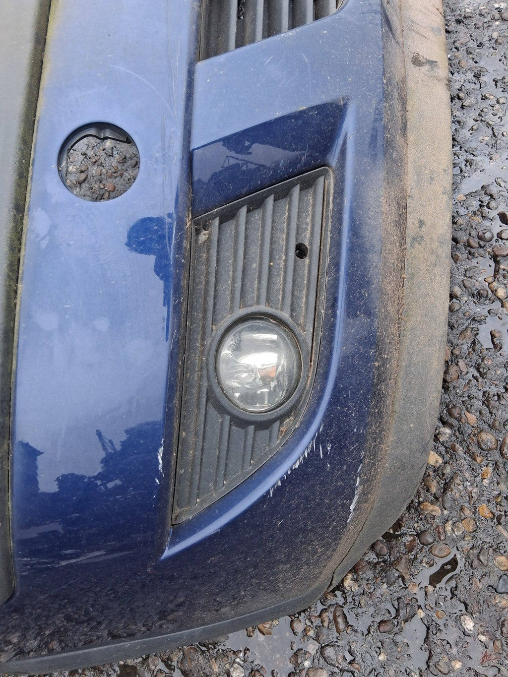 2005 VAUXHALL CORSA C COMPLETE FRONT BUMPER WITH GRILLE BADGE CHROME GRILL BLUE