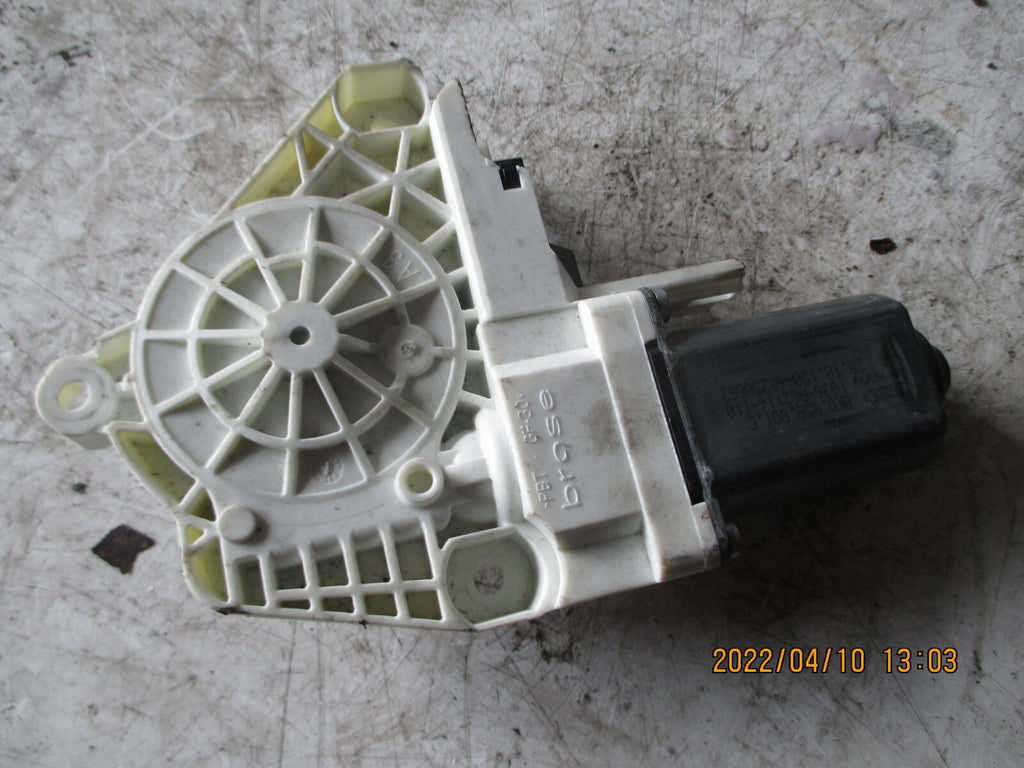 AUDI A1 2015 5 DOOR 8X NSF PASSENGER SIDE FRONT DOOR WINDOW MOTOR 8K0959801C