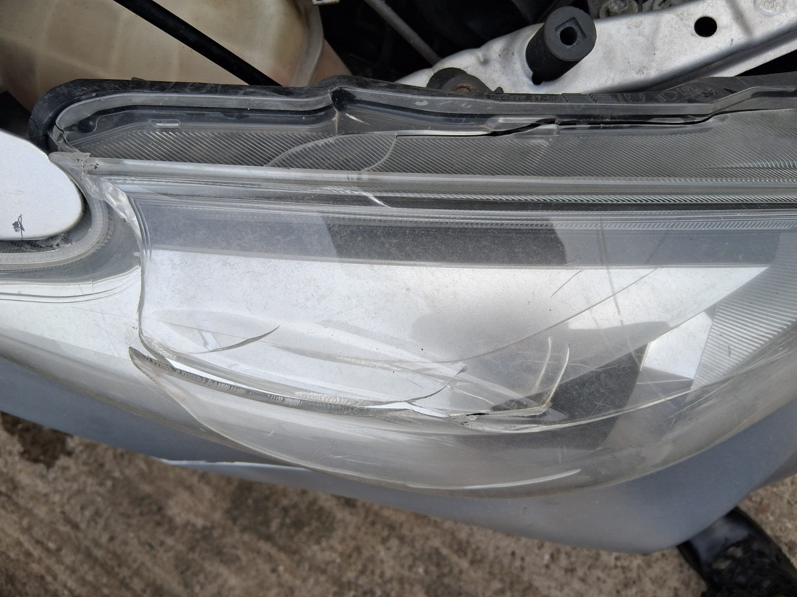 2018 TOYOTA PRIUS V PLUS XW40 OSF DRIVER SIDE FRONT RIGHT HEADLIGHT