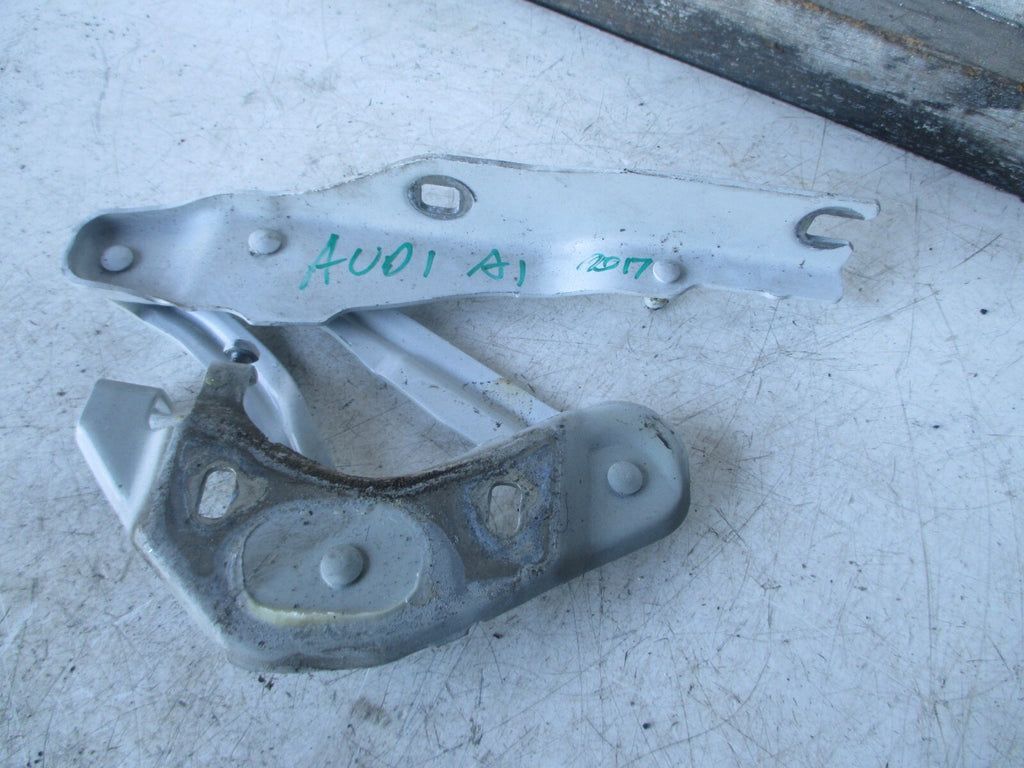 AUDI A1 8X 2015 NSF PASSENGER SIDE FRONT BONNET HOOD HINGE 8X0823301A