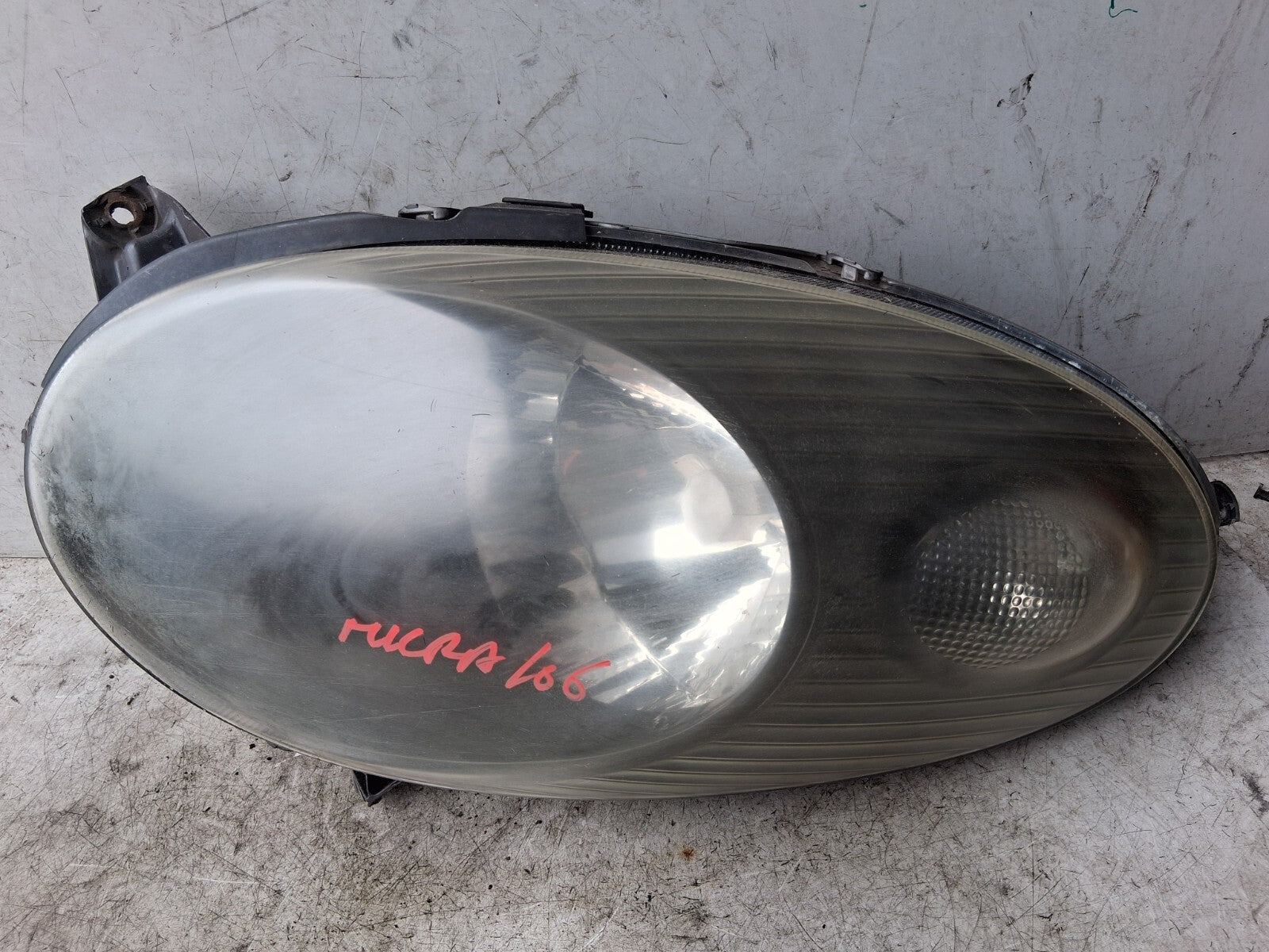 NISSAN MICRA 2006 K12 OSF DRIVER SIDE FRONT RIGHT HEADLIGHT 26060BC405