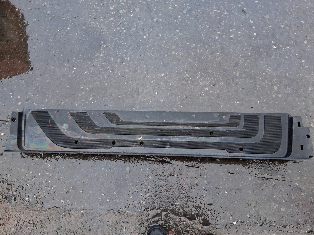 2023 MERCEDES SPRINTER NS PASSENGER SIDE SLIDING DOOR STEP TRIM A9106860500