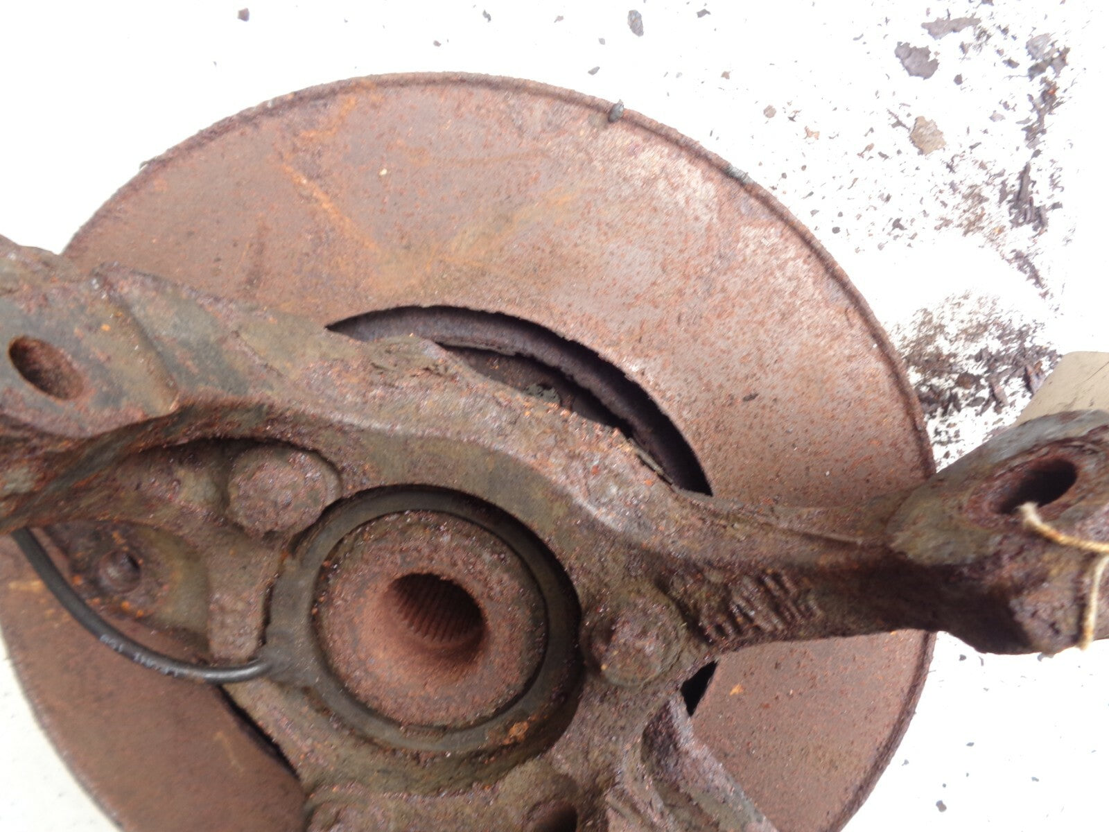 VAUXHALL ASTRA ESTATE H MK5 1.7 2009 OSF DRIVER FRONT WHEEL HUB BEARING DISC