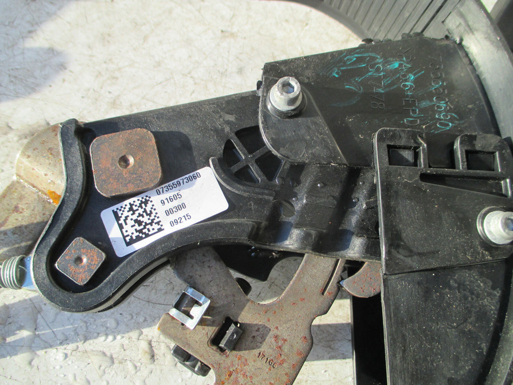 FIAT PANDA 2016 MK3 MANUAL PARKING HANDBRAKE HANDLE LEVER 07355973060