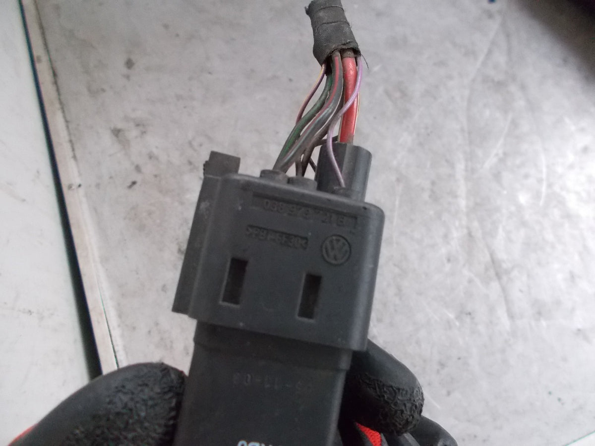 2006 VOLKSWAGEN PASSAT 2.0L TDI GLOW PLUG RELAY 038907281D