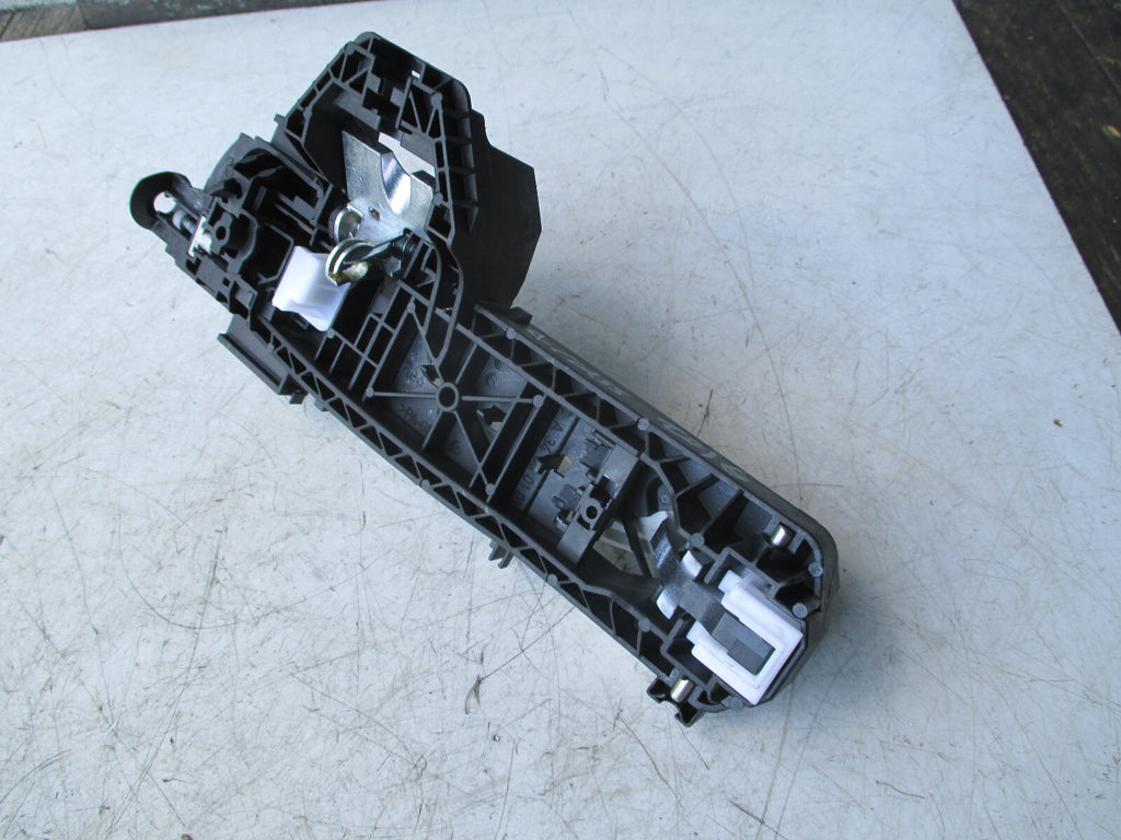 MERCEDES BENZ A CLASS W176 2016 OSR DRIVER SIDE REAR DOOR HANDLE A2047601634