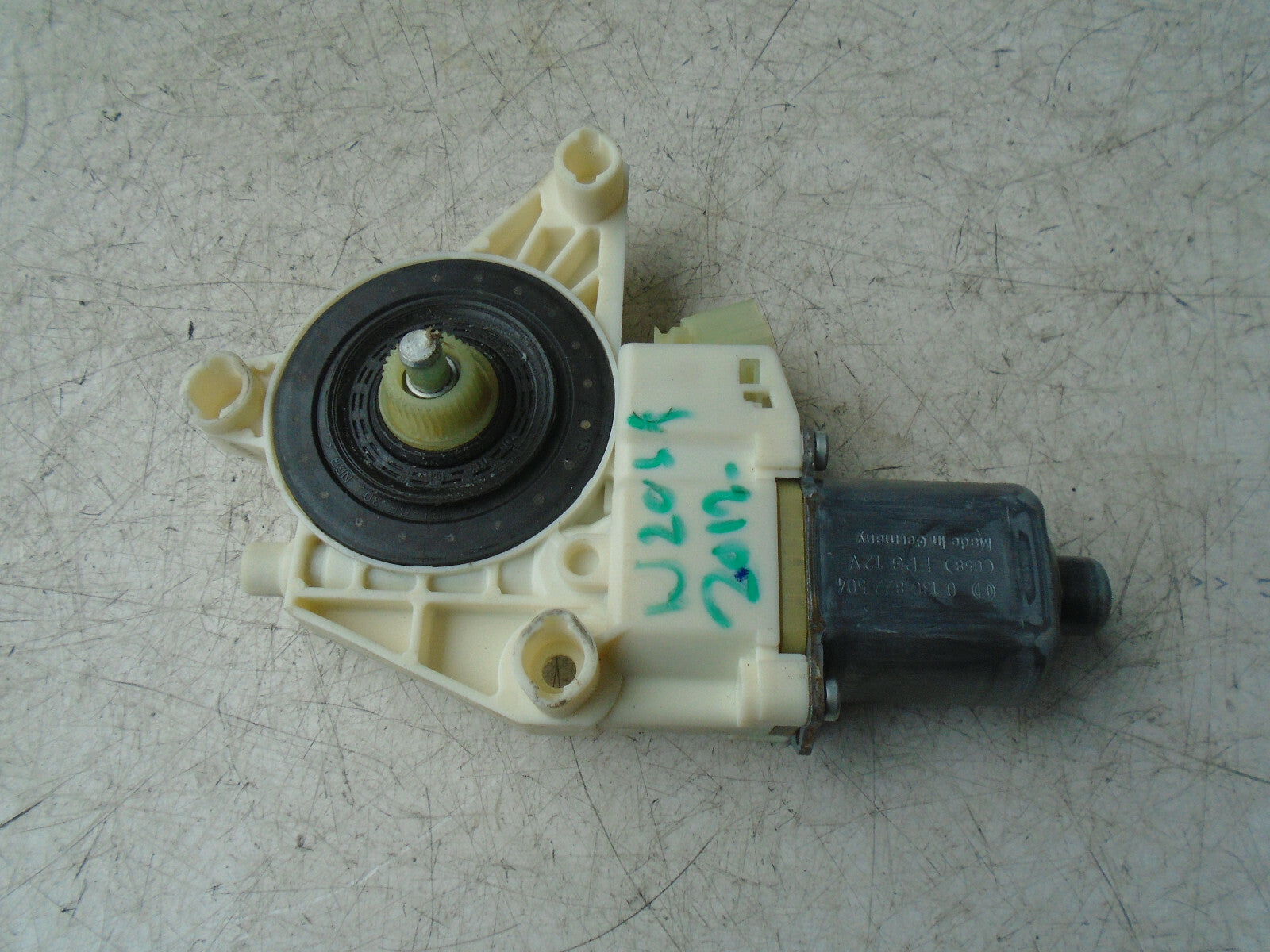 MERCEDES BENZ C CLASS W204 2012 OSR DRIVER REAR DOOR WINDOW MOTOR A2048200642