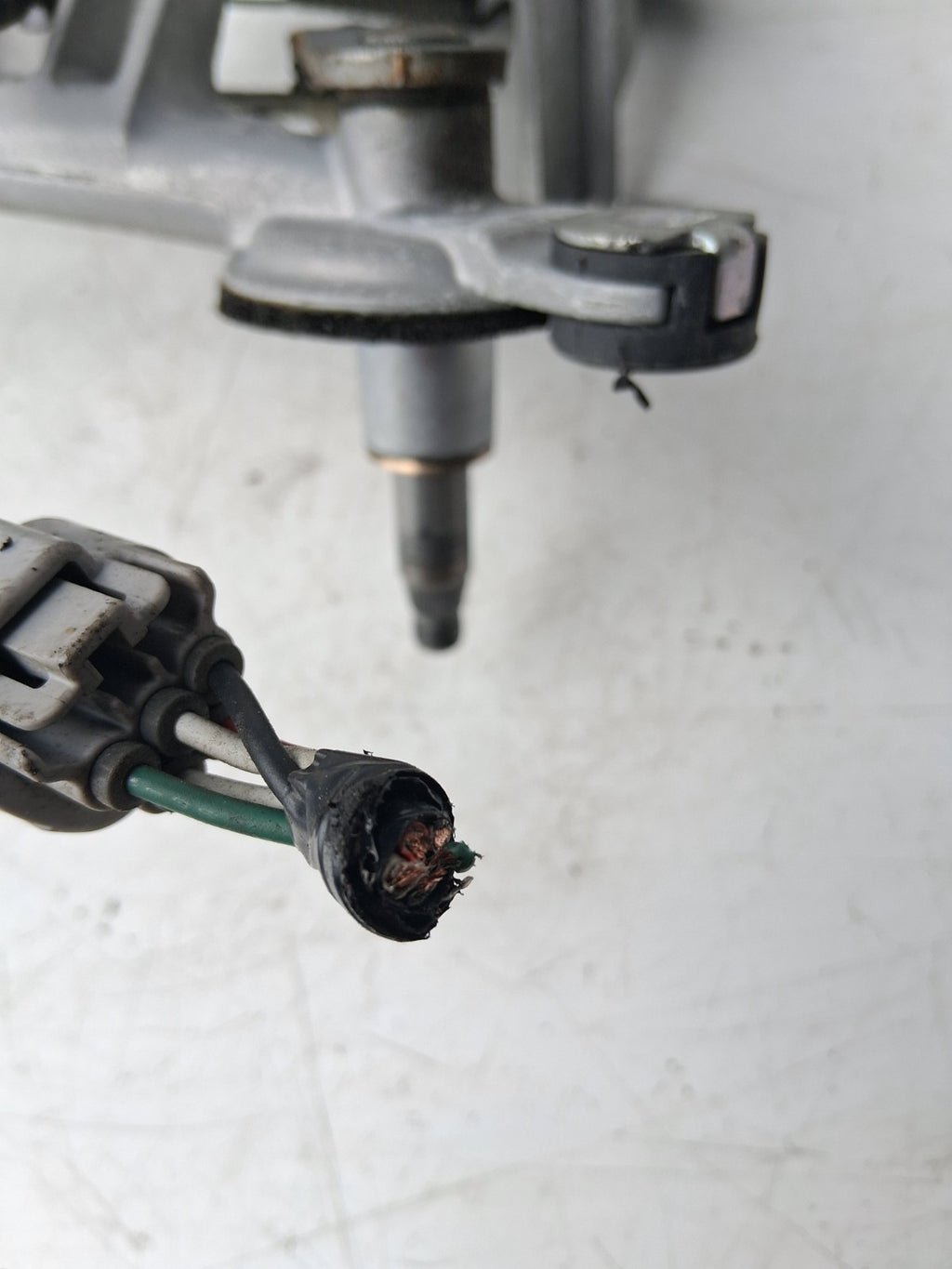 TOYOTA ESTIMA MK3 2013 FRONT WIPER MOTOR LINKAGE UNIT 8511028040