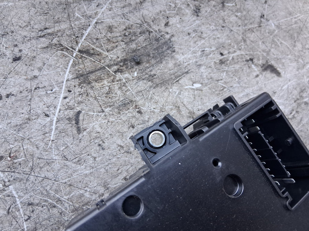 2021 PEUGEOT BOXER MK3 FUSE BOX RELAY BOX 1398635080