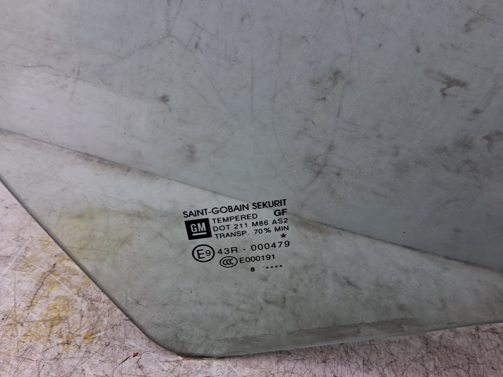 VAUXHALL CORSA E 2018 OSR DRIVER SIDE REAR RIGHT WINDOW GLASS 43R000479
